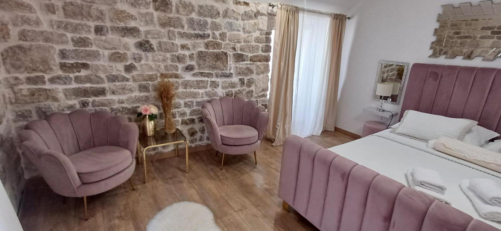 Private In Diocletians Palace Apartament Split