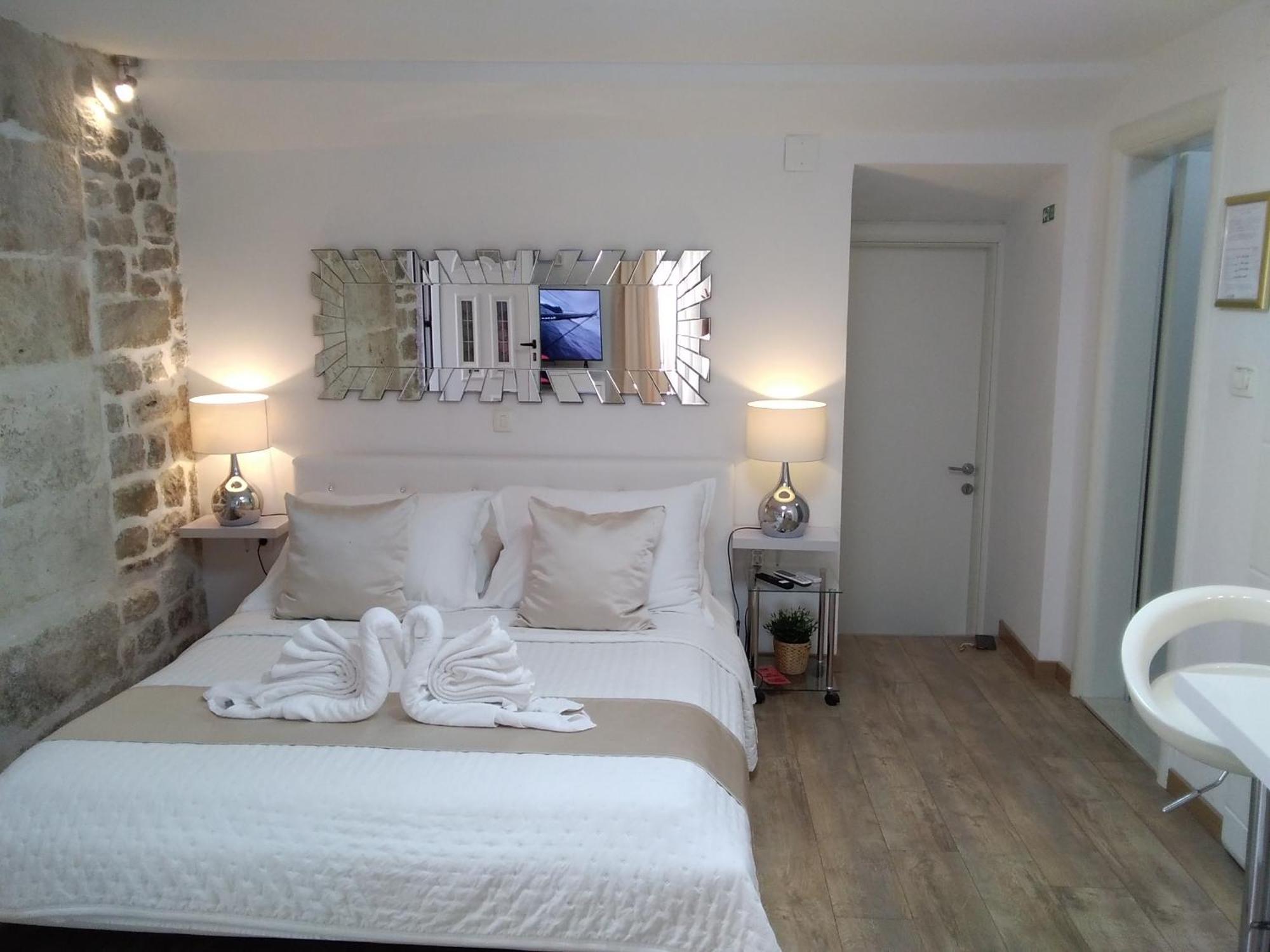 Private In Diocletians Palace Apartament Split