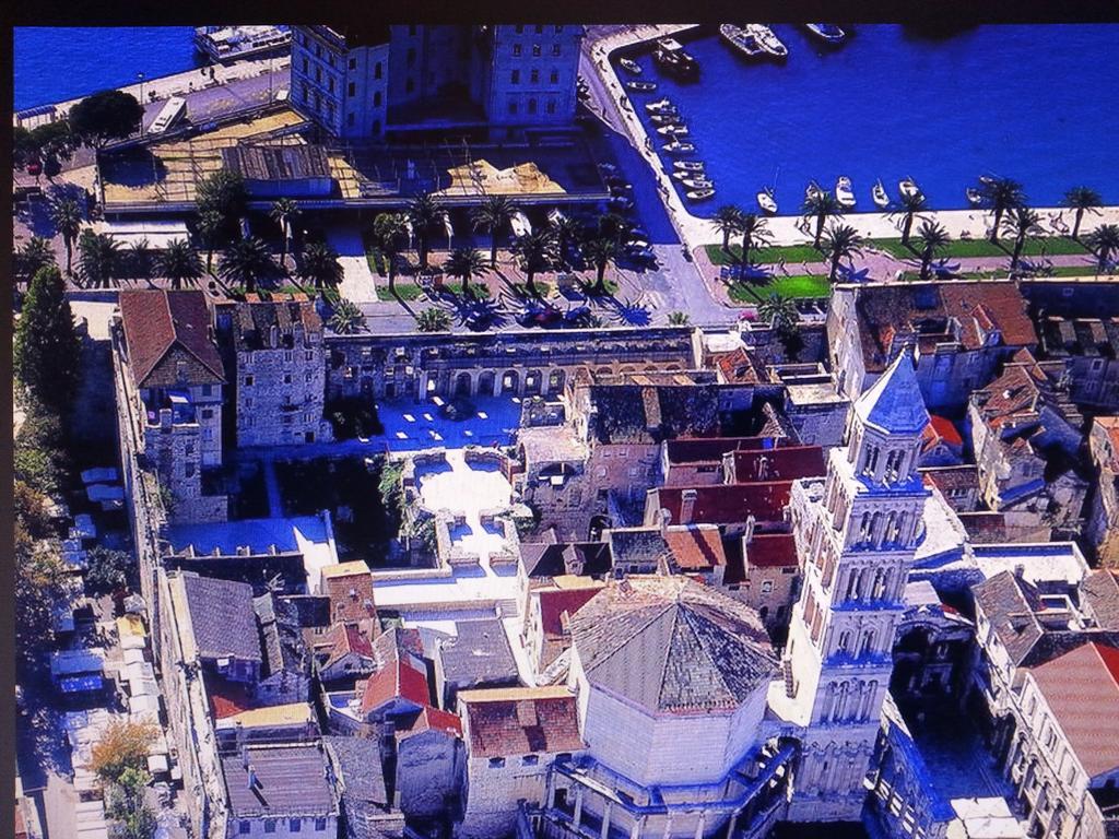 Private In Diocletians Palace Apartment Split