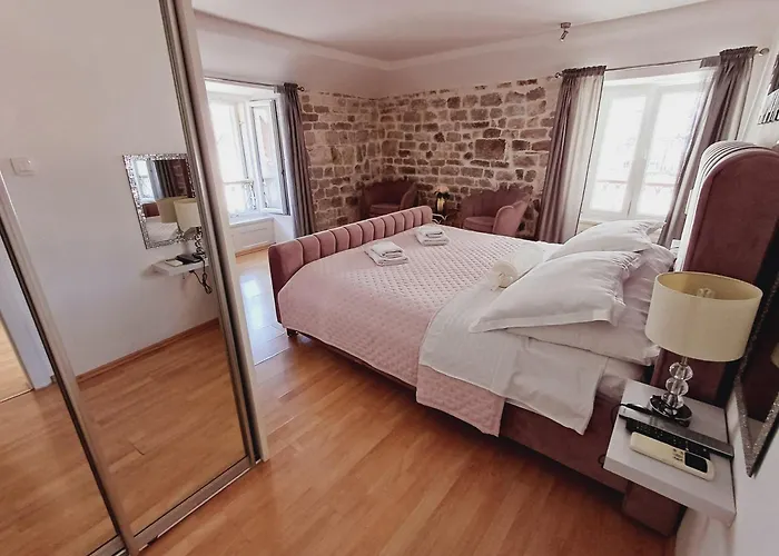 Private Apartments In Diocletians Palace