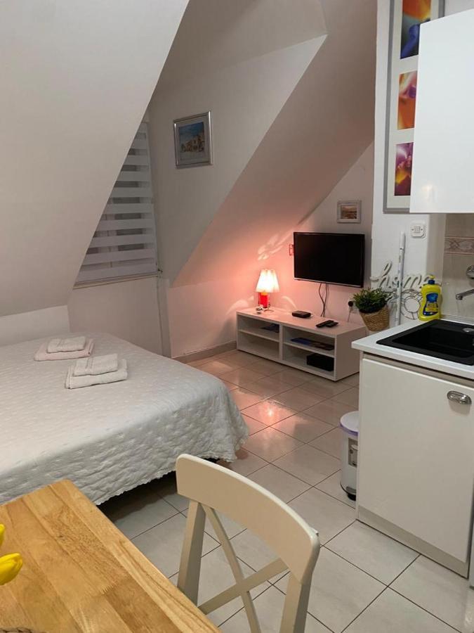 Private In Diocletians Palace Apartment Split