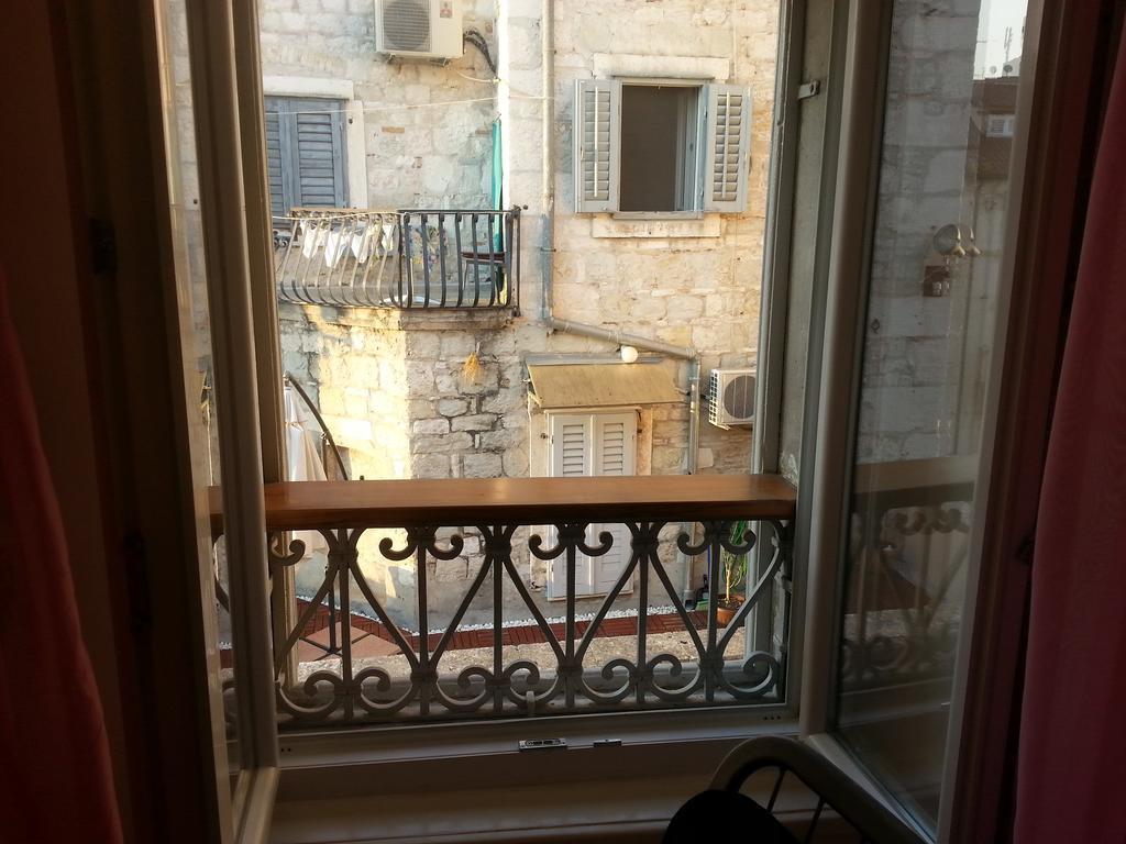 Private In Diocletians Palace Apartment Split