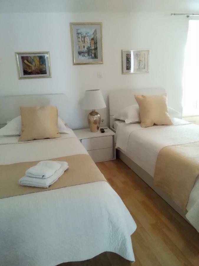 Private In Diocletians Palace Split